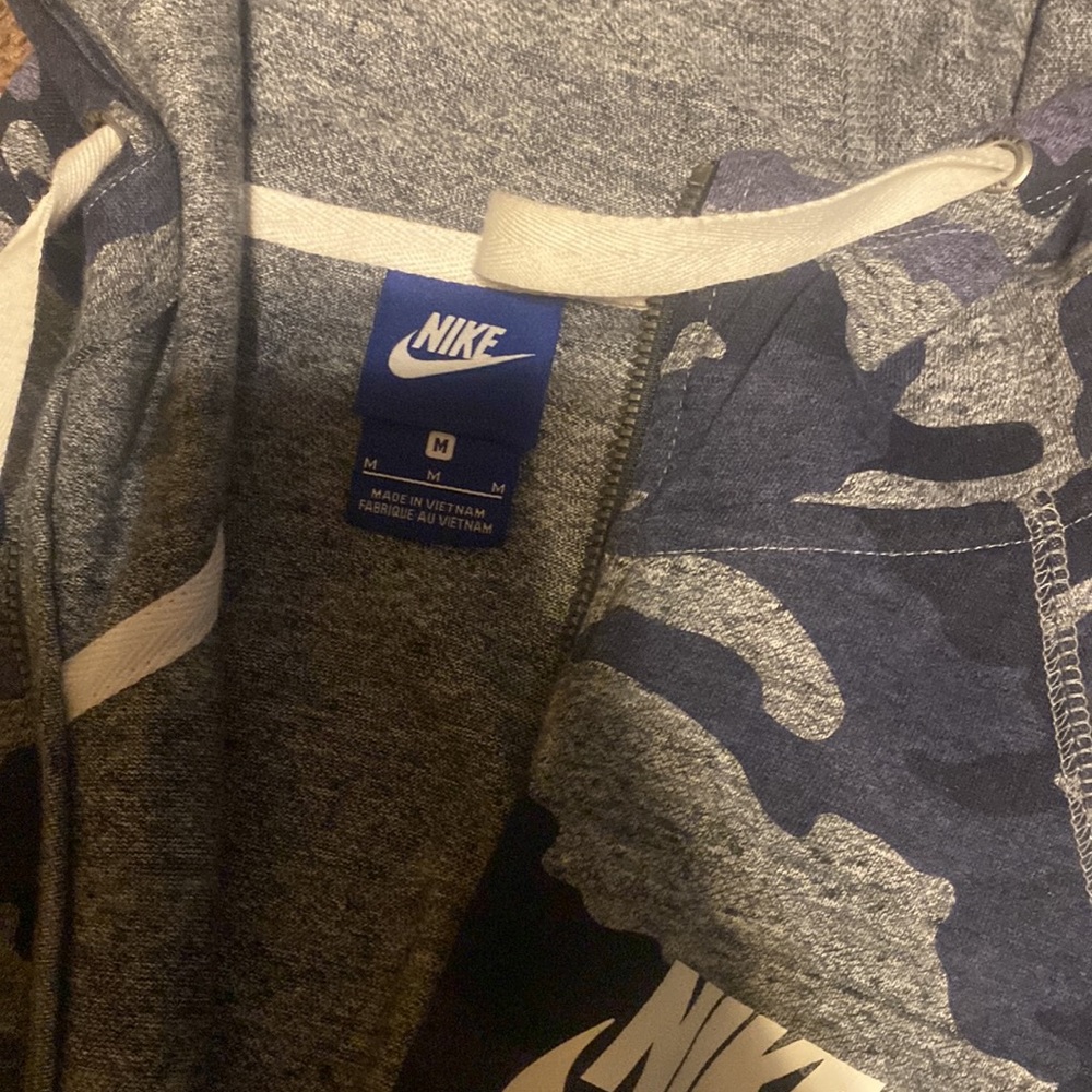 Nike jacket - Picture 2 of 2